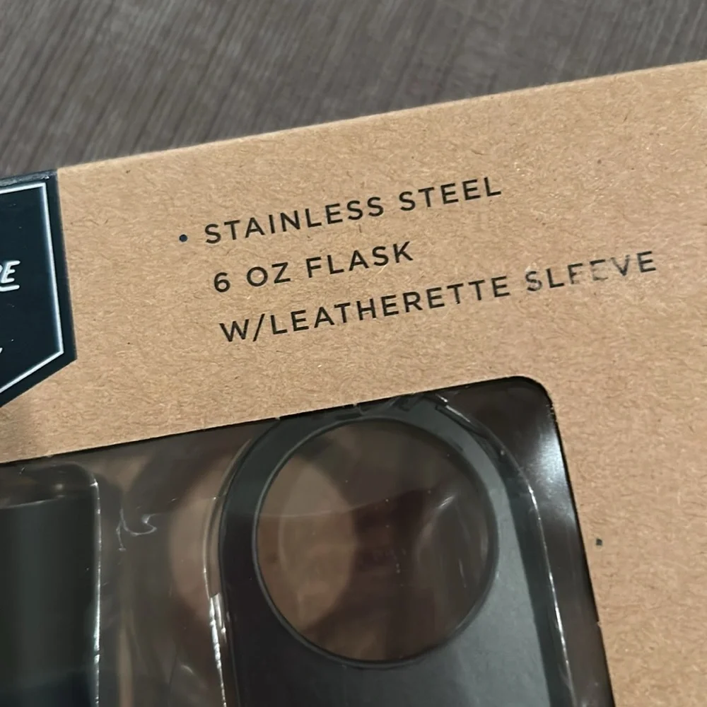 Deluxe Flask Gift Set NEW 4pieces